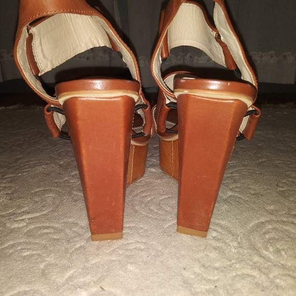 Vince Camuto leather wedge - Picture 4 of 7